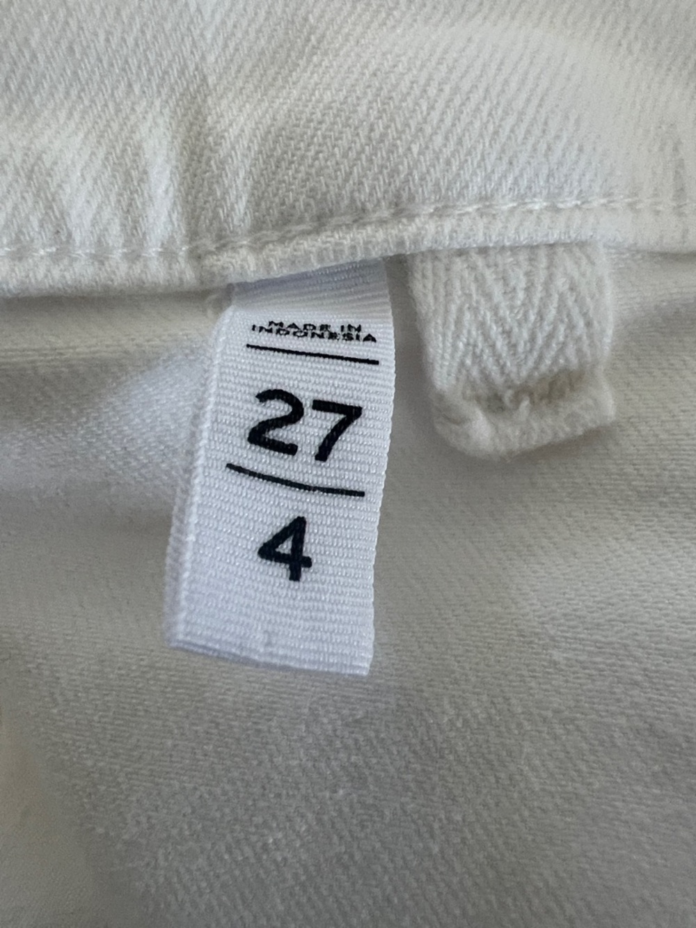 LOFT White Frayed Hem Denim Shorts 🩳 - Picture 4 of 6